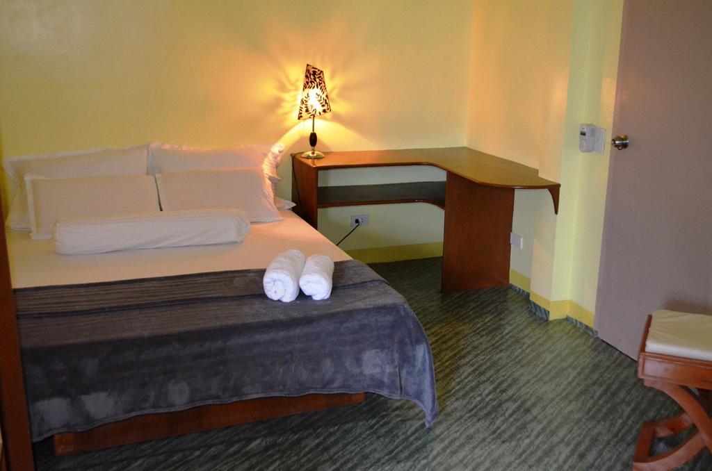 Blue Bamboo Hotel Balabag  Номер фото