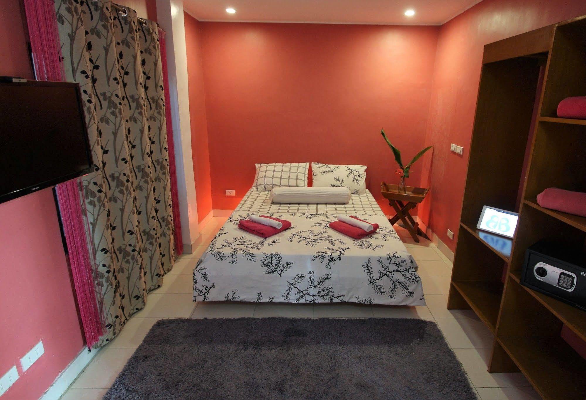 Blue Bamboo Hotel Balabag  Екстер'єр фото