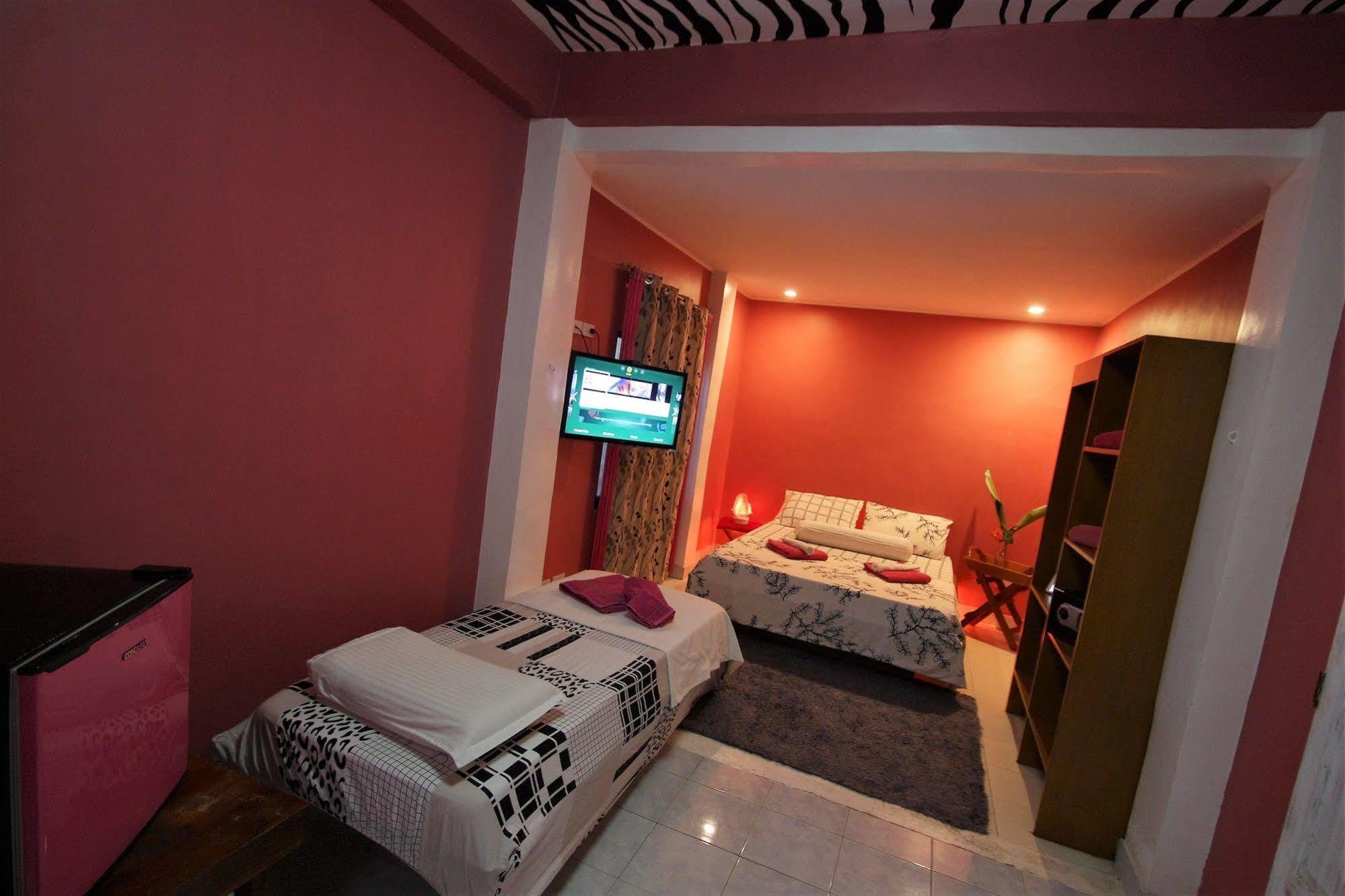 Blue Bamboo Hotel Balabag  Екстер'єр фото