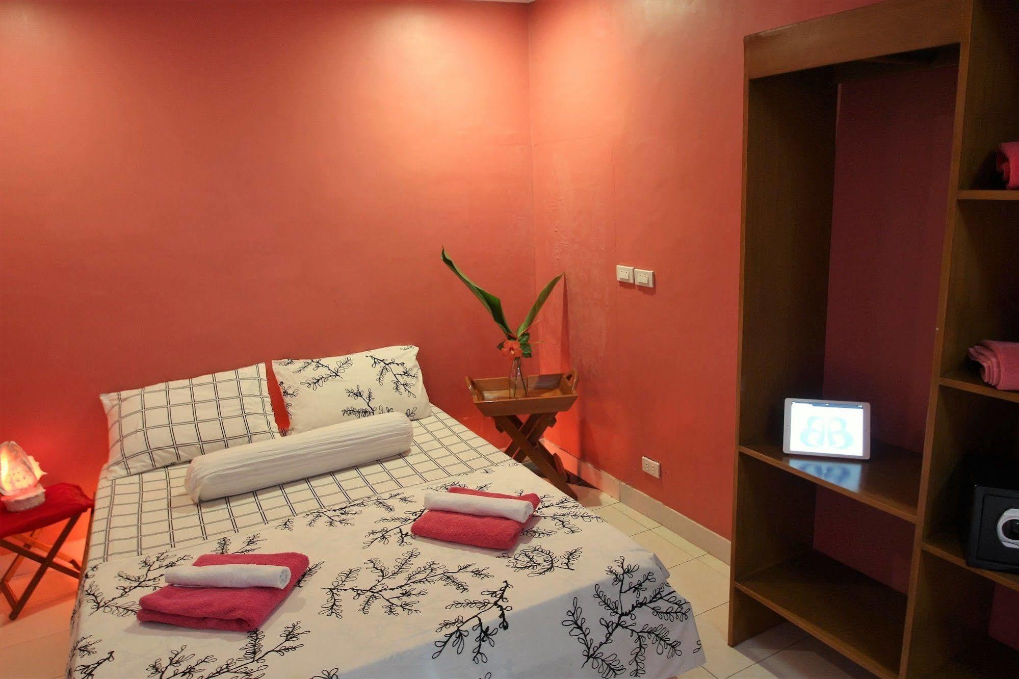 Blue Bamboo Hotel Balabag  Екстер'єр фото