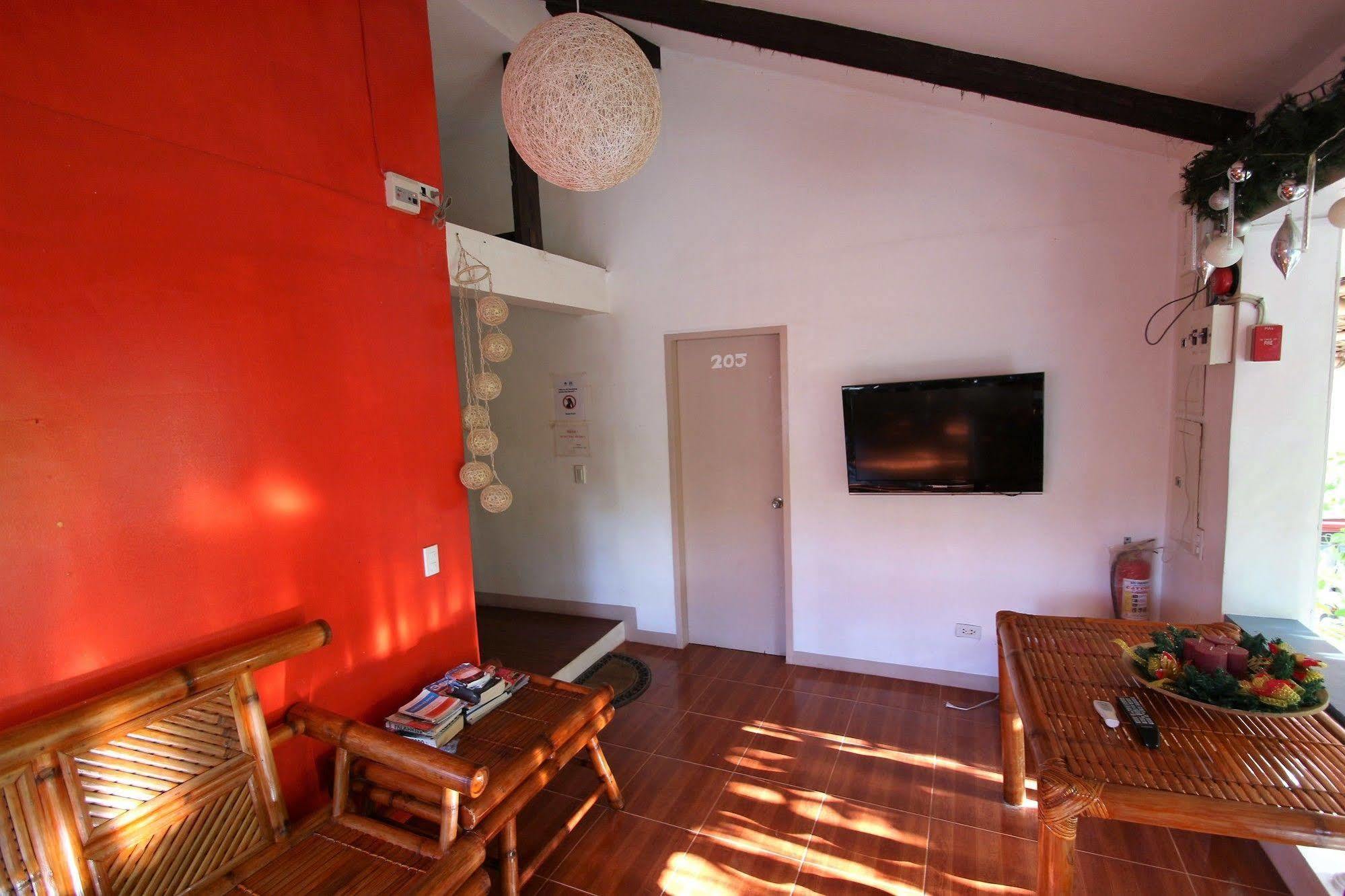 Blue Bamboo Hotel Balabag  Екстер'єр фото